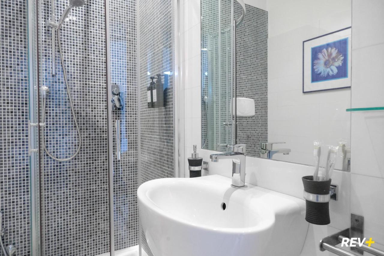 Viale Giulio Cesare Guest House Рим Экстерьер фото